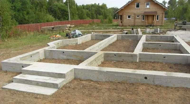 Бетонный фундамент для дома из