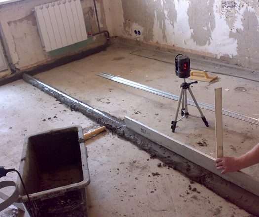 Как выровнять полы в квартире своими руками