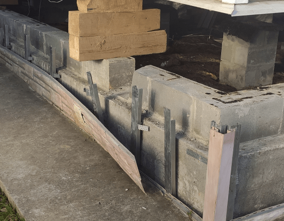 Подъем деревянного дома на новый фундамент: пошаговое руководство