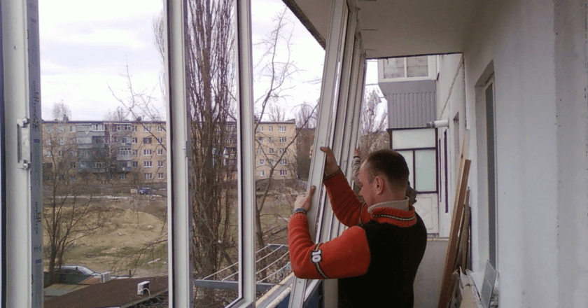 Установка окна ПВХ с дверью на балкон своими руками